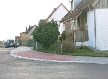 Neue Gehwegabsenkung Keuzung Michael-Steiger-Str. / Eisfeld und Weiherweg