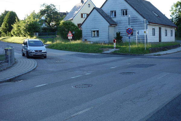 Fehlende Gehwegabsenkung Aicher Str.