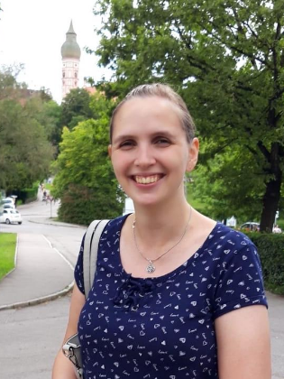 <IMG> Julia Grasmeier